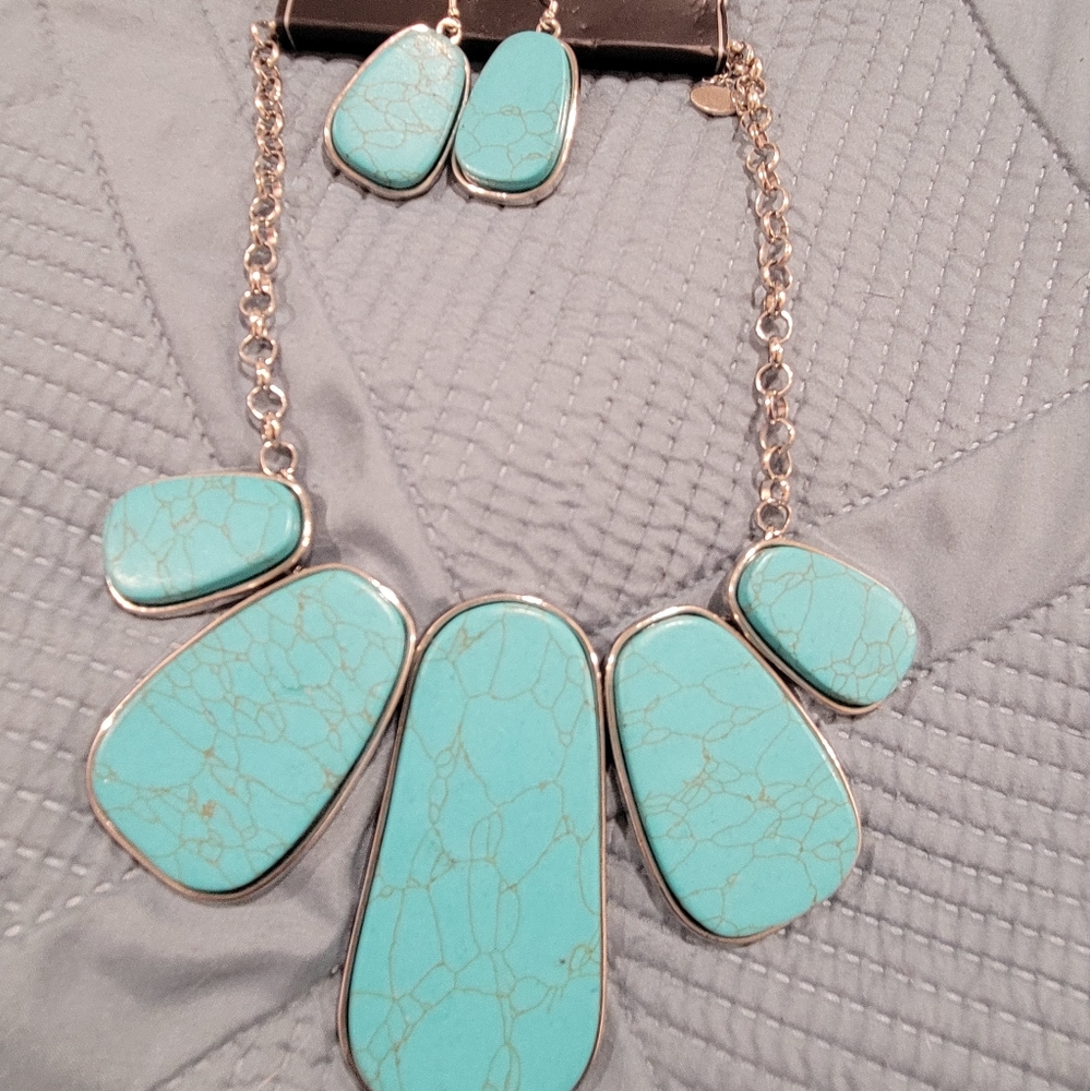 ZI necklace and earrings